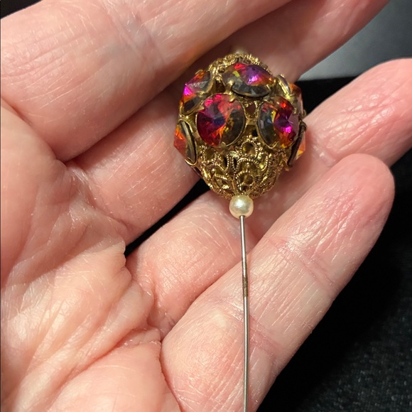 Elegant vintage 1950’s Gold with rhinestones in a Filigree hat Pin - Picture 12 of 12